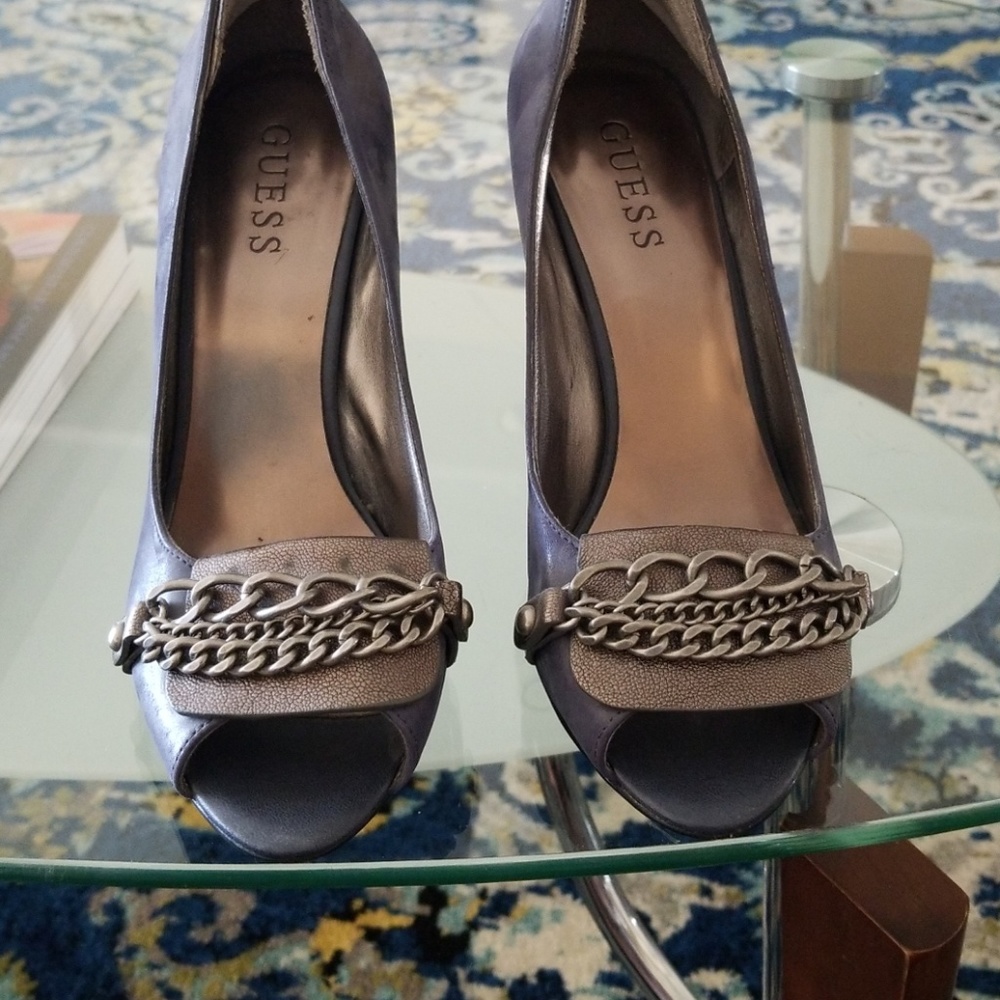 Denim blue soft leather Guess peep toe pump